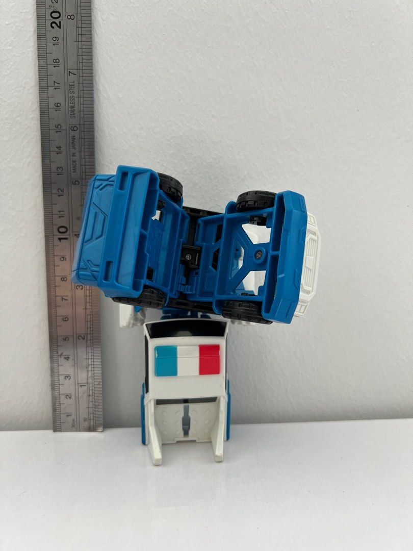 Transformers (Category: Toy Figures) located in Singapore. Submitted by ed_family (Listing ID 1297448704, Image 2). Description: .