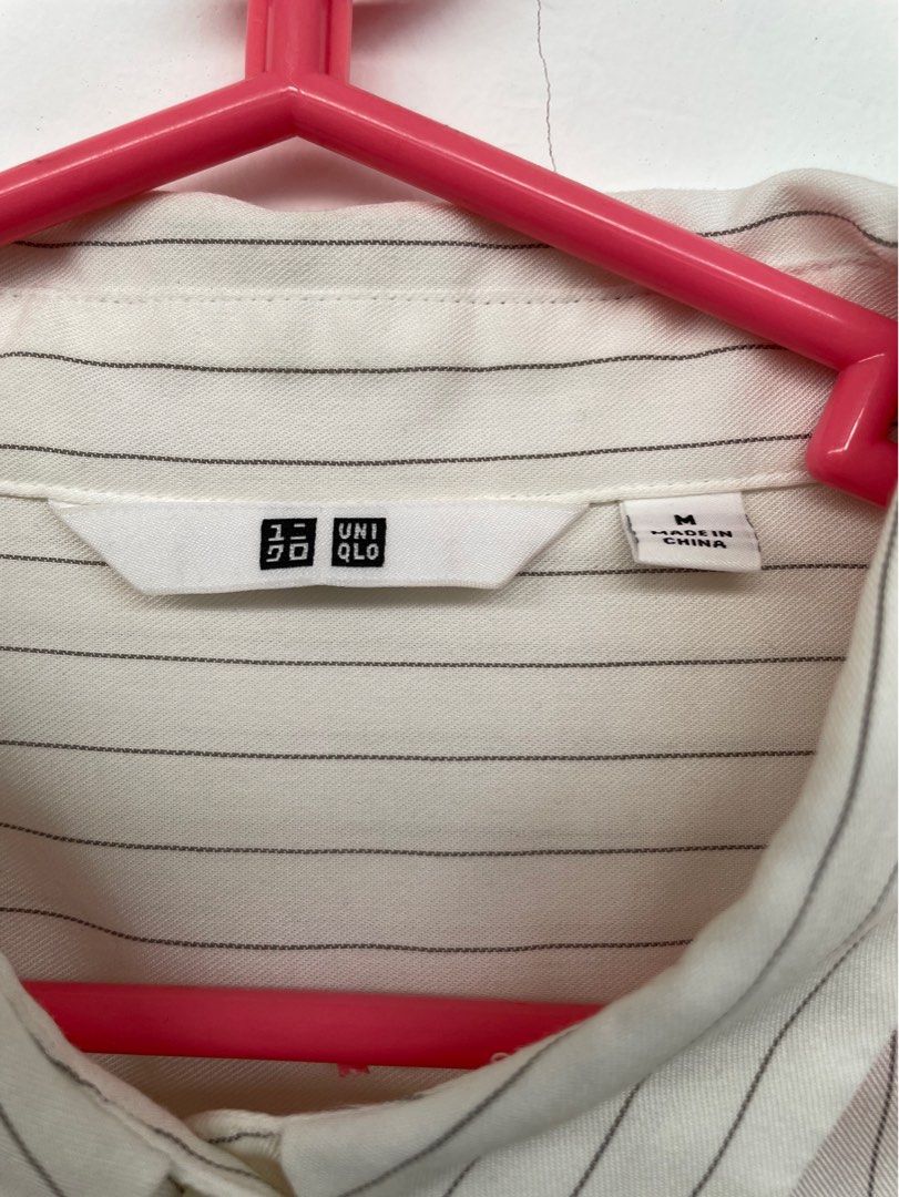 Uniqlo Rayon Longsleeve Top (Category: Longsleeves) located in Muntinlupa City. Submitted by ginblush (Listing ID 1297491552, Image 3). Description: Worn once or twice Some discoloration Sold as is, no warranty .