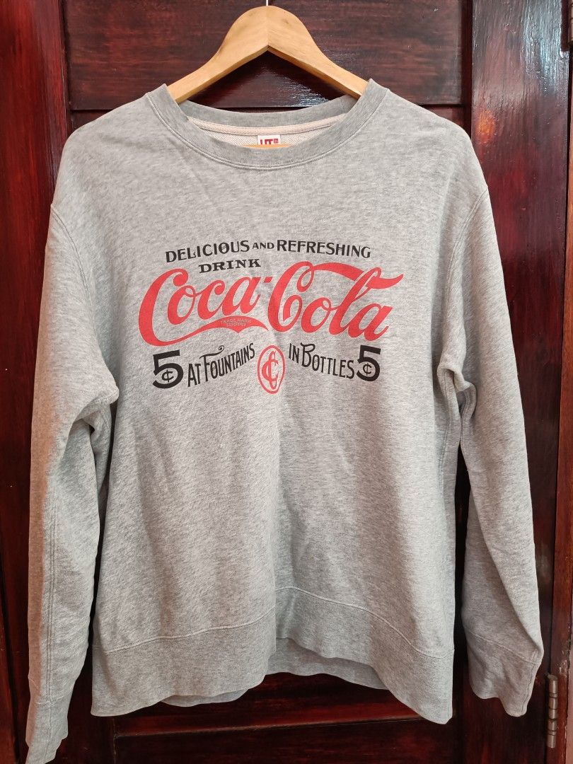 Uniqlo coca cola sweater deals