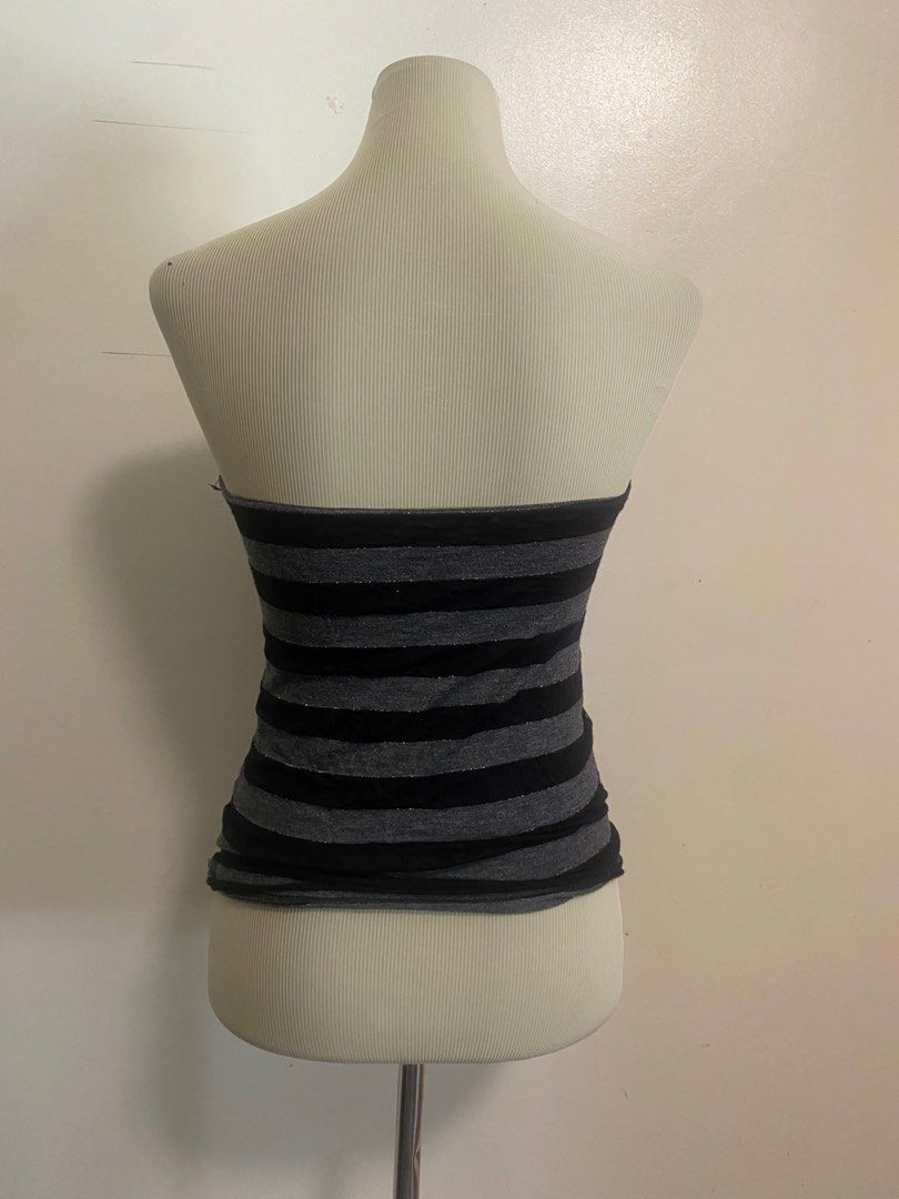 Y2k stripped tube top (Category: Sleeveless) located in Tuguegarao City. Submitted by chatingz (Listing ID 1297419188, Image 2). Description: Fits: m-L.