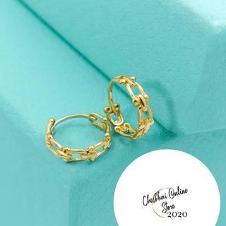 12mm Huggable Hoop Earrings in 18Karat Saudi Gold