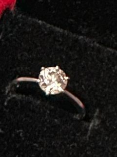 1.3 carats ring diamond