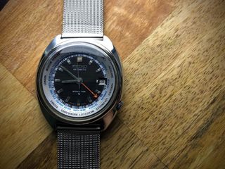 (Category: ) located in . Submitted by seikoporean (Listing ID 1301102426, Image 1). Description: .
