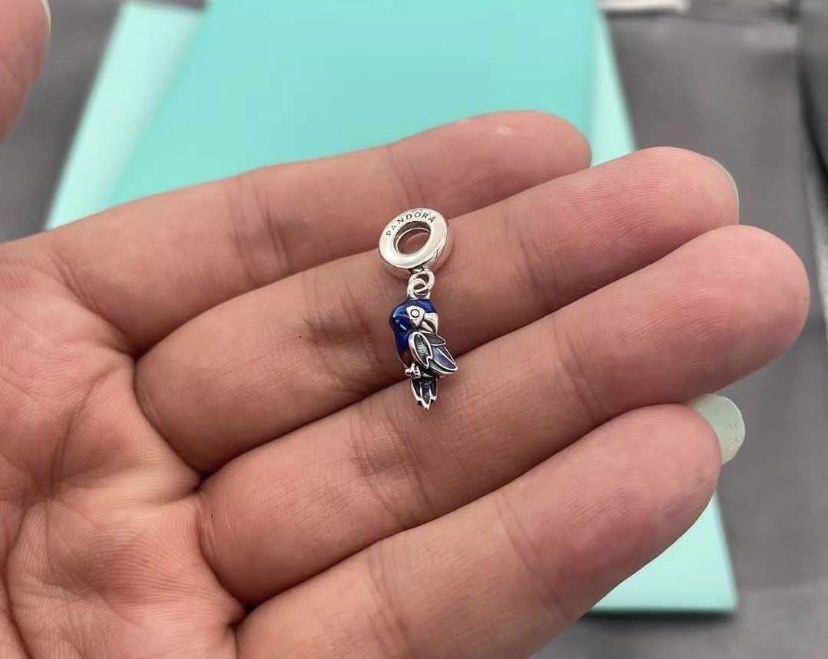 Pandora parrot online