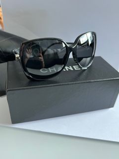 Authentic Chanel sunglasses - like new