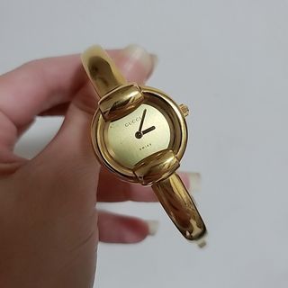 Authentic Gucci 1400L Gold Bangle Watch