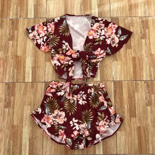 BRAND NEW SUMMER FLORAL BEACH MAROON FRONT TIE TOP RUFFLE SHORTS SET