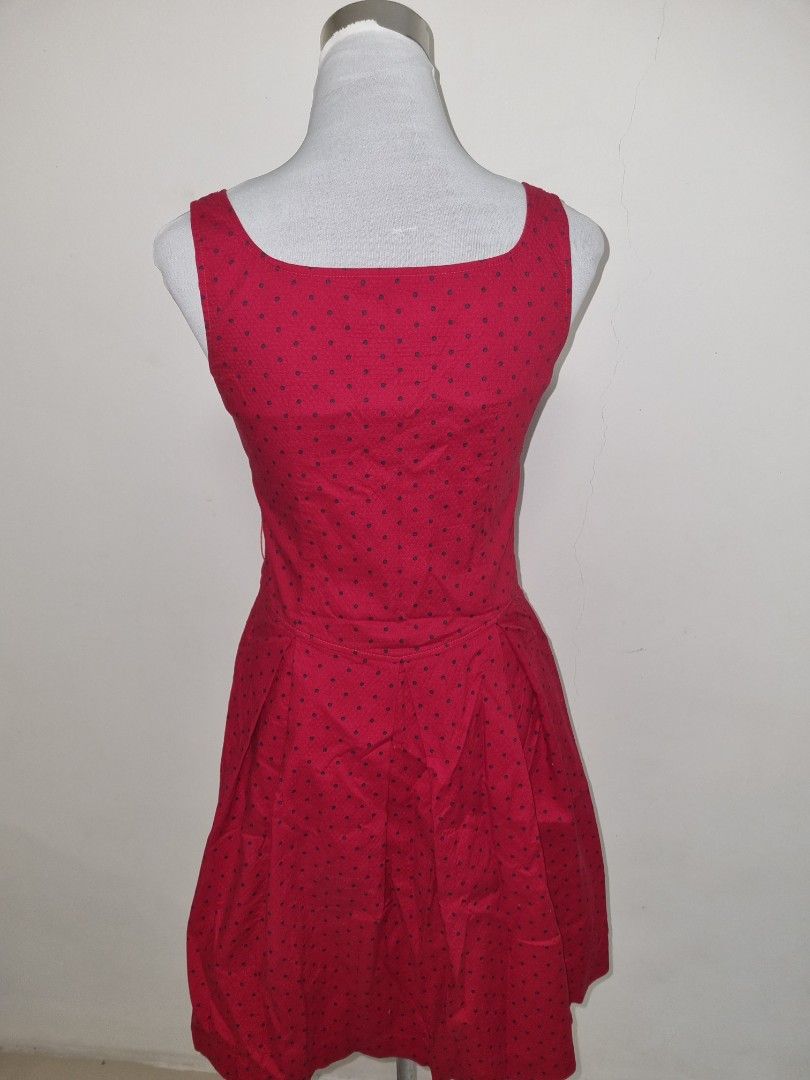 Bright red petite sleeveless dress (Category: Dresses) located in Bacoor. Submitted by xandru (Listing ID 1301074243, Image 3). Description: Petite lady dress perfect for cocktails, parties, & corporate events. Worn only twice. Smooth fabric, superb quality in mint condition, no damages, or torns..