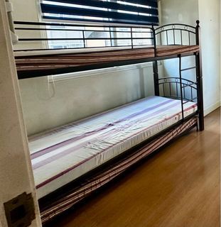 Bunkbed with pullout