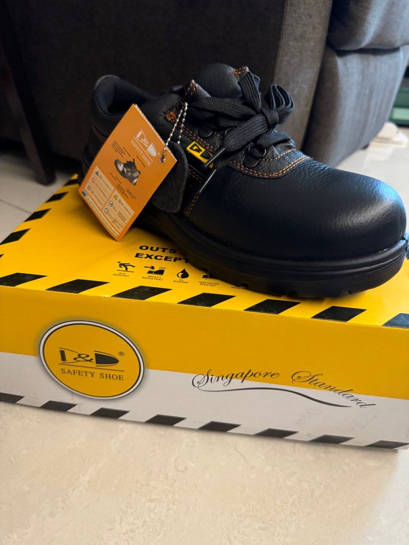 D D safety Shoe Size 5
