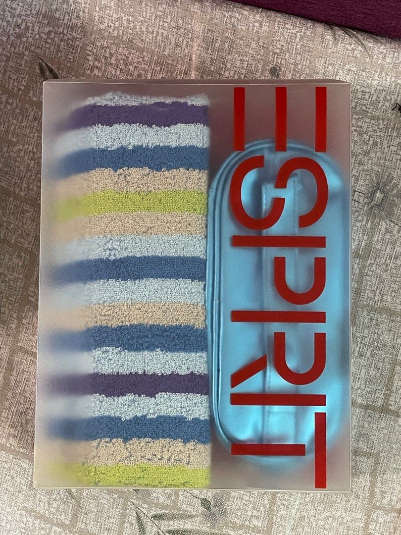 Esprit towel makeup bag gift set