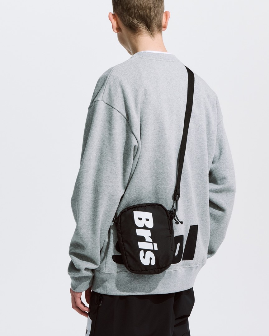 FCRB mini shoulder bag, 男裝, 袋, 腰袋、手提袋、小袋- Carousell