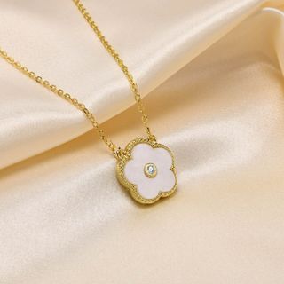 Glamorous Flower Necklaces for Women Girls, 18K Gold Color Chain with Elegant Flowers Pendant Collar, Party Gifts for Her