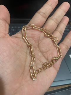 GOLD PAPER CLIP ADJUSTABLE BRACELET WITH FREE JEWELRY CASE