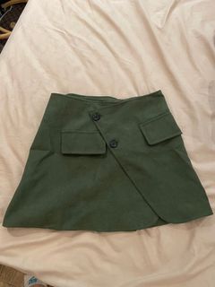(Category: ) located in . Submitted by declutterxcloset (Listing ID 1300941582, Image 1). Description: .