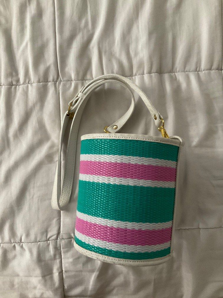 Halohalo Bote Bag (Category: Cross-body Bags) located in Manila. Submitted by ibdecluttering (Listing ID 1300972594, Image 3). Description: RFS: have too many bags They don’t make this anymore .