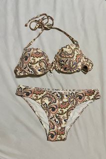 (Category: ) located in . Submitted by alydumpling (Listing ID 1301072242, Image 1). Description: .