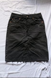 H&M Black Denim Skirt