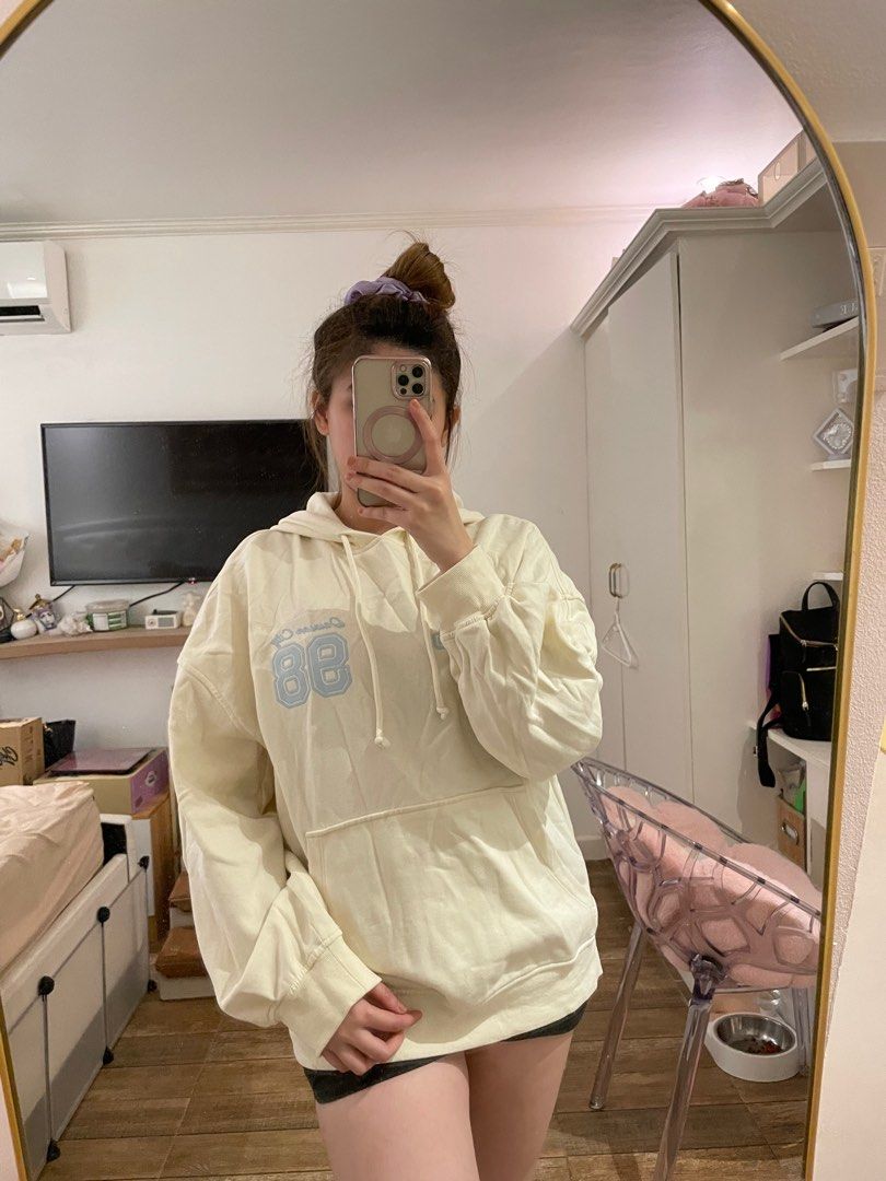 H&M Cream Hoodie (Category: Coats, Jackets and Outerwear) located in Quezon City. Submitted by declutterxcloset (Listing ID 1300942452, Image 1). Description: Like new, what you see is what you get ☺️ Fits small tho xs po nasa tag malaki siya for xs .