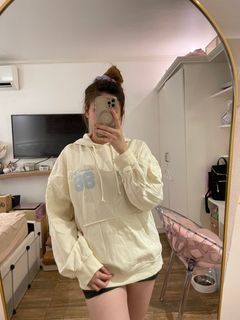(Category: ) located in . Submitted by declutterxcloset (Listing ID 1300942452, Image 1). Description: .