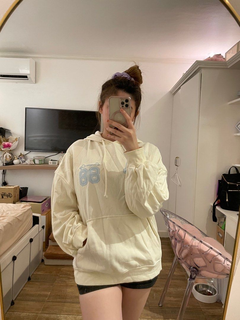 H&M Cream Hoodie (Category: Coats, Jackets and Outerwear) located in Quezon City. Submitted by declutterxcloset (Listing ID 1300942452, Image 2). Description: Like new, what you see is what you get ☺️ Fits small tho xs po nasa tag malaki siya for xs .