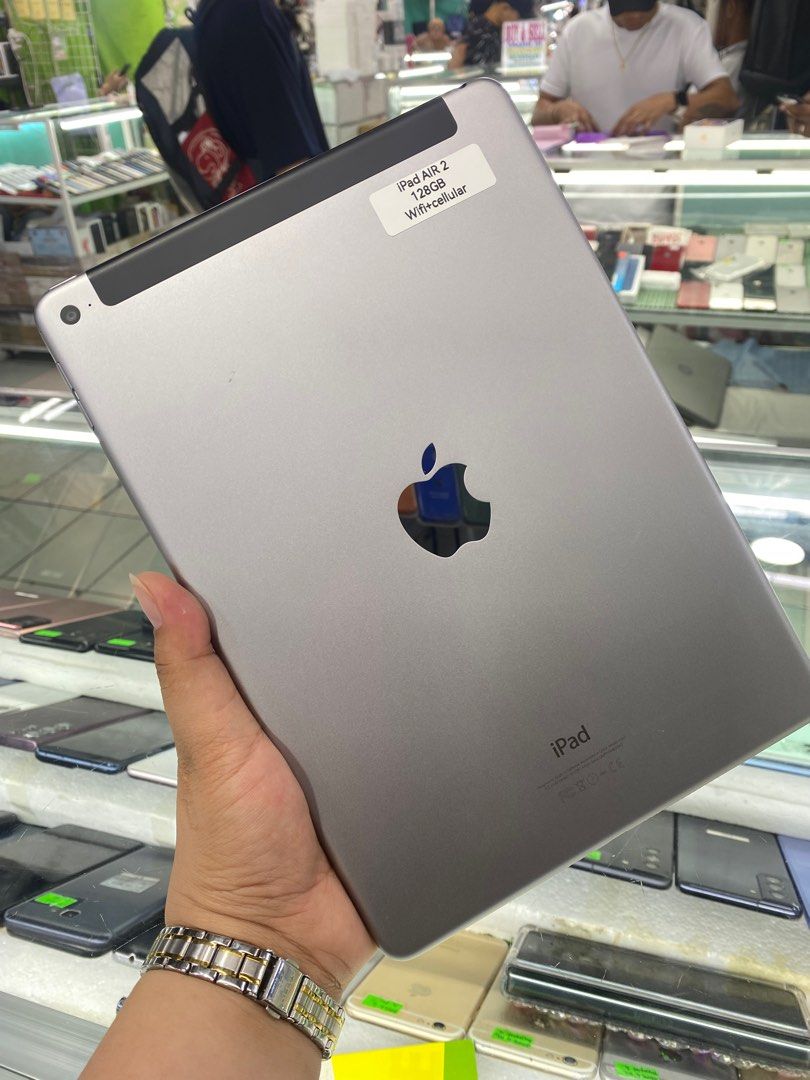 IPAD AIR 2 128GB (Category: iPad) located in Manila. Submitted by farhanadau39938 (Listing ID 1301047154, Image 1). Description: IPAD AIR 2 128GB - FACE ID - NO APPLE ID - NO REPAIR HISTORY / NO ANNY ISSUE - GOOD AS NEW - LEGIT/ORIGINAL - FACTORY UNLOCK/ OPENLINE -COLOR SPACEGRAY INCLUSION: CASE, TEMPERED, CHARGER MODE OF PAYMENT 💰 💳CASH, BDO, BPI, GCASH 🙂 Follow us on tiktok: www.tiktok.com/@amrongadgethub CASH ON DELIVERY NATIONWIDE ✔️ Order