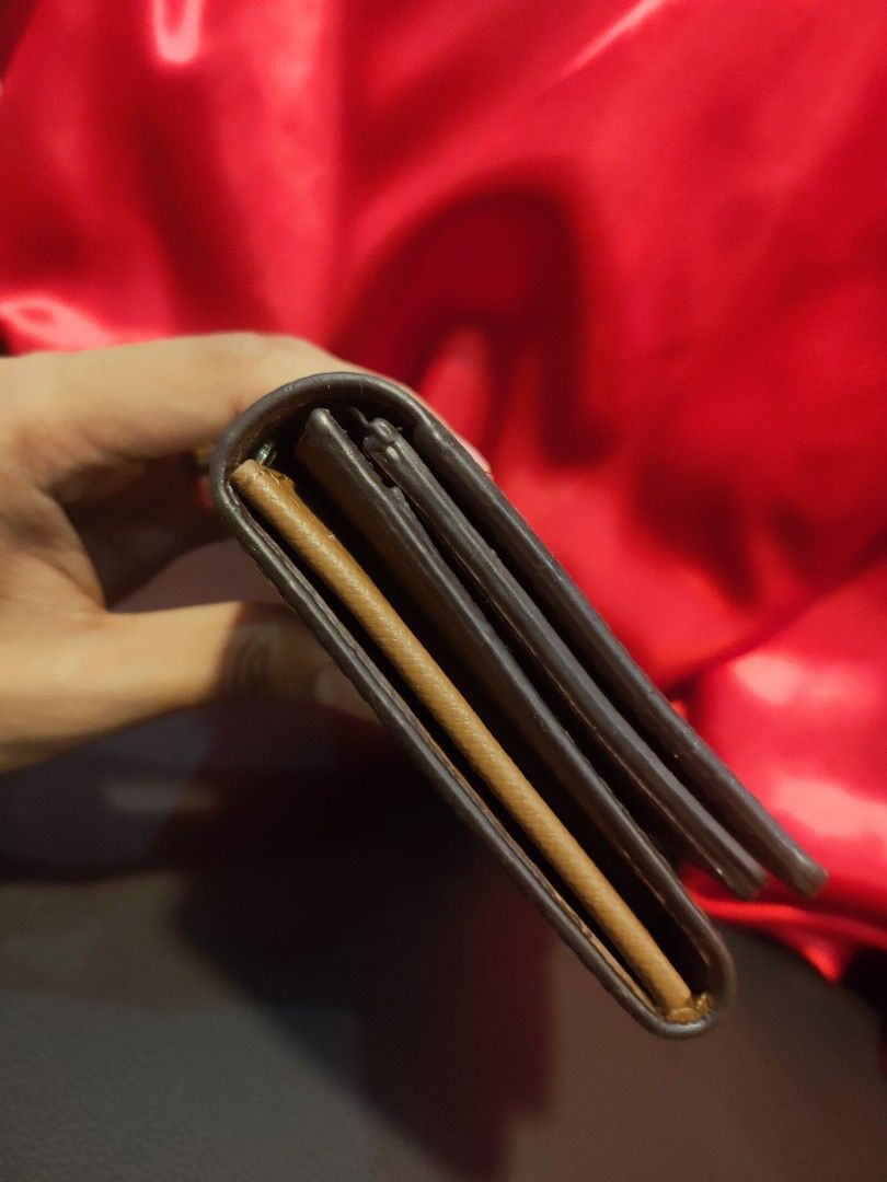 Japan Pre❤️ LV wallet mono (Category: Luxury Bags & Wallets) located in Cebu City. Submitted by esrpreloved (Listing ID 1301024183, Image 3). Description: Japan Preloved bag Genuine leather no flaws quality GUARANTEED 💯.