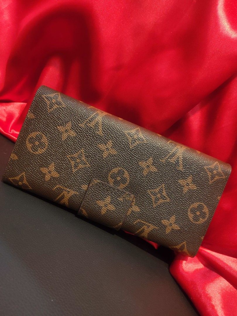 Japan Pre❤️ LV wallet mono (Category: Luxury Bags & Wallets) located in Cebu City. Submitted by esrpreloved (Listing ID 1301024183, Image 2). Description: Japan Preloved bag Genuine leather no flaws quality GUARANTEED 💯.