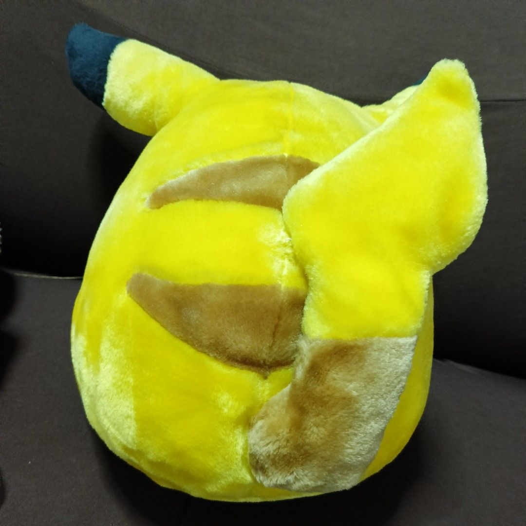 Jumbo Pikachu Pokemon Plush (Category: Plushies & Soft Toys) located in Valenzuela. Submitted by chiro.finds (Listing ID 1301078899, Image 2). Description: 🖤Super big and huggable 🖤Vintage 💔Cut etiketa No other flaws!.