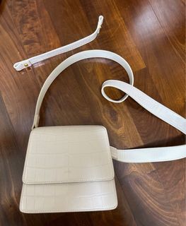 （分類：）位於 。 由 hellocomebuyla 提交（商品編號 1301085636，圖片 1）。簡介： 。
