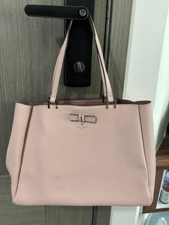 （分類：）位於 。 由 selinaaaaaa 提交（商品編號 1300983985，圖片 1）。簡介： 。