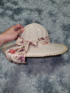 Lady beach hat w/ floral ribbon