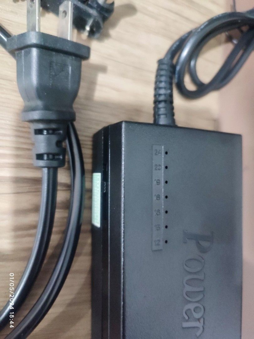 Laptop Power Supply / Charger Variable Voltage (Category: Chargers) located in Las Pinas. Submitted by d3clutterist (Listing ID 1301055574, Image 2). Description: Never Used I can send you video of the variable voltage selection.
