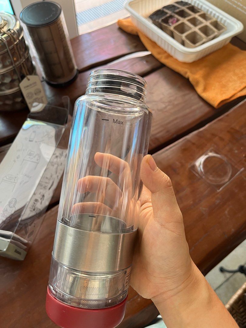 Loose Tea Infuser and Travel Tumbler with Twist Compartment, Furniture