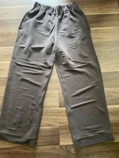 (Category: ) located in . Submitted by Lululemon_closet (Listing ID 1300997365, Image 1). Description: .