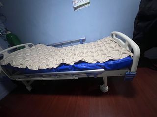 Manual Hospital Bed with air mattress with free commode