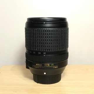 NIKON 18-140mm AF-S DX Nikkor f/3.5-5.6 Zoom Lens