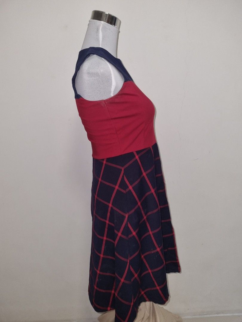 Sleeveless petite lady dress (Category: Dresses) located in Bacoor. Submitted by xandru (Listing ID 1301072882, Image 2). Description: Petite lady dress perfect for cocktails, parties, & corporate events. Worn only twice. Smooth fabric, superb quality in mint condition, no damages, or torns..