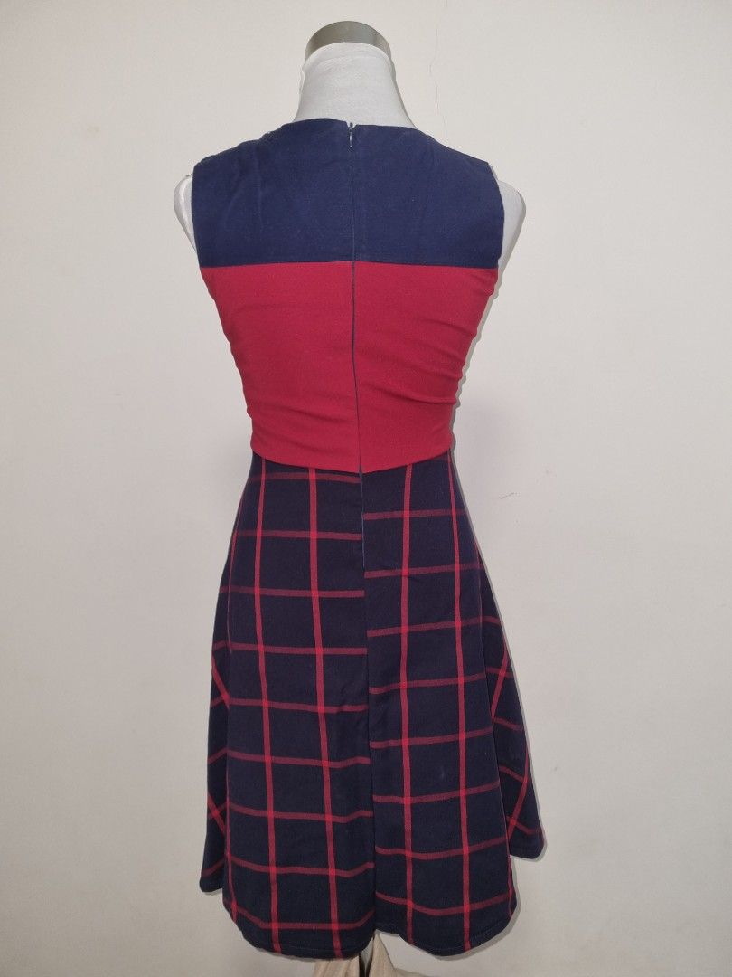Sleeveless petite lady dress (Category: Dresses) located in Bacoor. Submitted by xandru (Listing ID 1301072882, Image 3). Description: Petite lady dress perfect for cocktails, parties, & corporate events. Worn only twice. Smooth fabric, superb quality in mint condition, no damages, or torns..