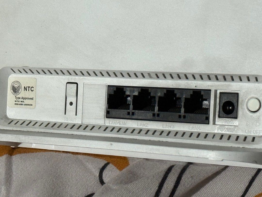 PLDT Smart Cat6 LTE-A Home Wifi (Category: Networking) located in Mandaluyong City. Submitted by abc_16 (Listing ID 1301078764, Image 2). Description: Cat6 WiFi! 2X Faster than normal LTE! Additional 2 antenna ports-ready! Great for indoor! Broadcasting 2.4GHz and 5GHz! Connects up to 15 devices! .