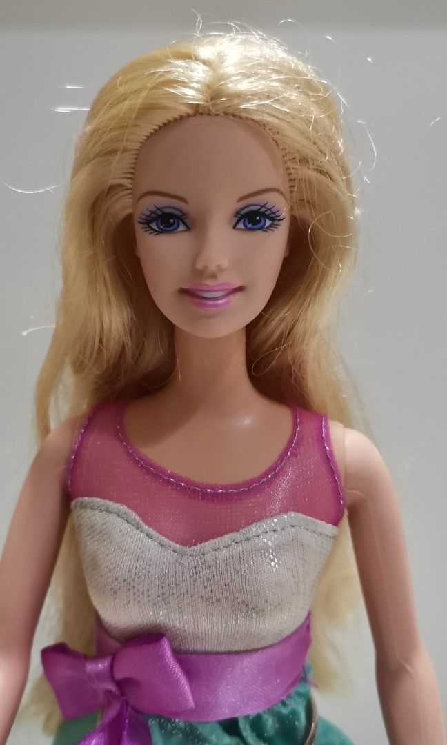 Preloved Vintage 90's Barbie dolls. (Category: Kids Toys) located in Quezon City. Submitted by elliedeclutter (Listing ID 1301068231, Image 3). Description: 1,100.00 each Middle one is already sold..