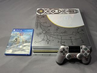 PS4 Pro  - Limited "God of War" Edition