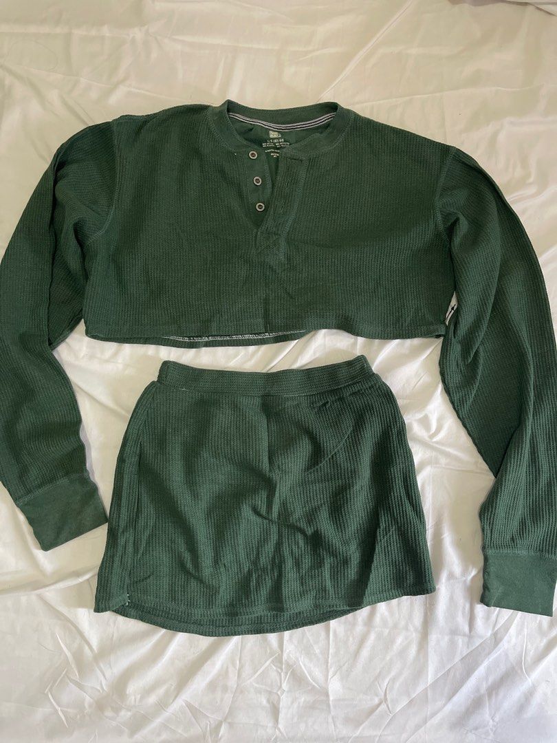 Reworked Cropped Knitted Coordinates (Category: Sets or Coordinates) located in Malabon City. Submitted by shop.kristine (Listing ID 1300951455, Image 2). Description: In very good condition Used once only Skirt fits 26-27 Super cute! XS- semi M.