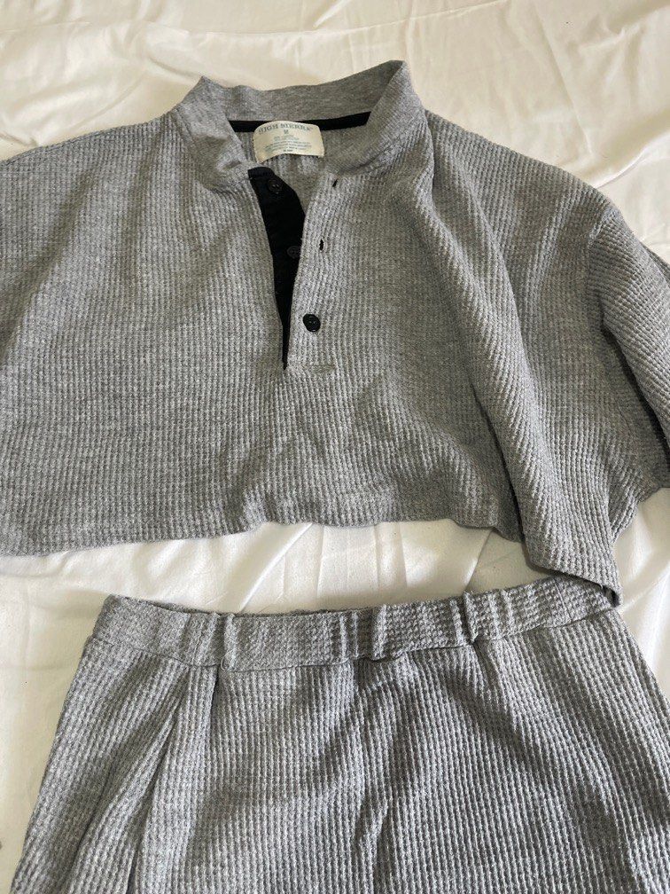 Reworked Cropped Knitted Coordinates (Category: Sets or Coordinates) located in Malabon City. Submitted by shop.kristine (Listing ID 1300950711, Image 2). Description: In good condition Used once only Skirt fits 26-28 Super cute! S-M.