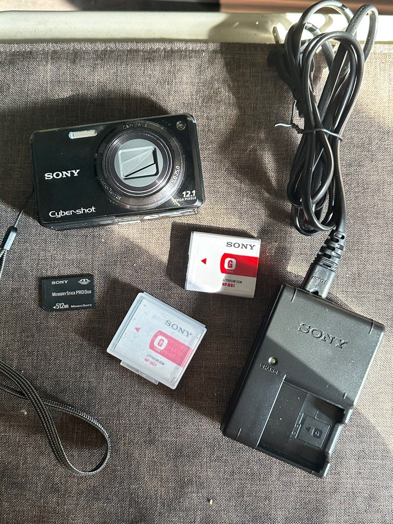 Digicam Sony Cybershot DSC W290 (Category: Cameras) located in Quezon City. Submitted by ssamjang (Listing ID 1301023500, Image 1). Description: Selling my 1 week old Sony Cybershot DSC W290! Bought this from Carousell (condition: preloved) about a week ago and decided to get another camera after taking this for a dry run (just to see how I like using digital cameras!) Ganito ko na siya nabili, with the defect on the LCD. It does not affect camer