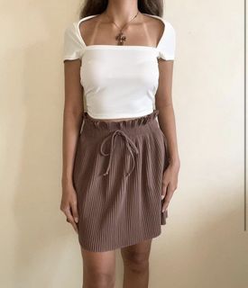 thrifted brown pleated skirt