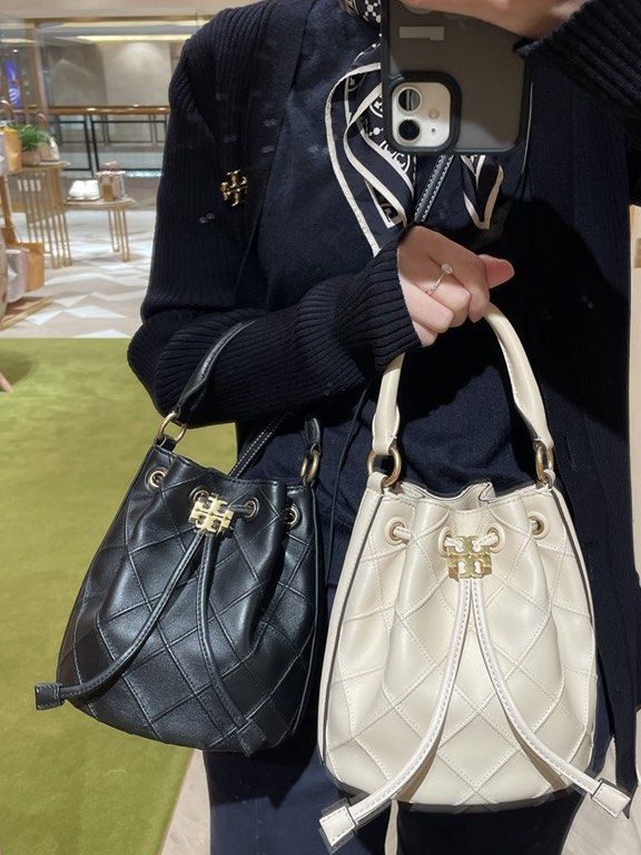 Tory burch fleming leather bucket bag cheap