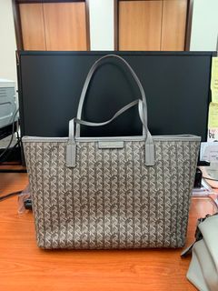 (Category: ) located in . Submitted by abbycustodio (Listing ID 1301034788, Image 1). Description: .