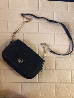 Tory sling pouch