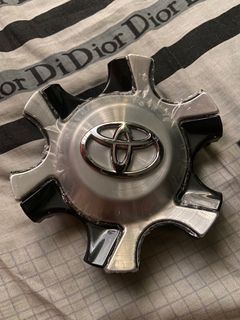 TOYOTA FORTUNER CENTER CAP (1 PC ONLY)